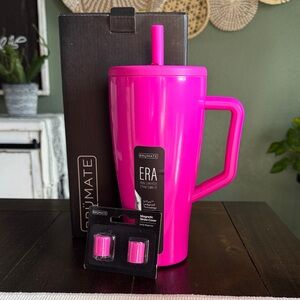 BruMate Era 30oz with straw cover in Vivid Magenta! Limited Edition! New!